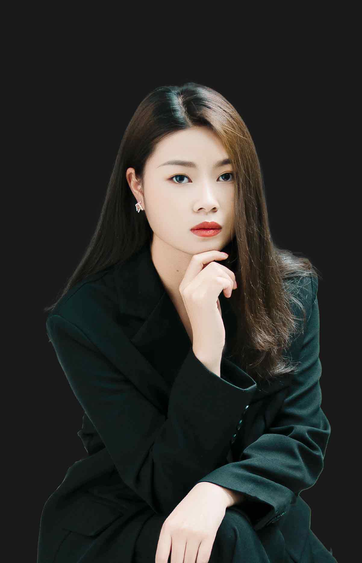 李莹简介